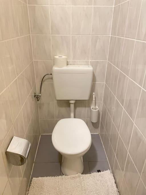 Einzimmerwohnung + Dusche Und Wc Berlin Exteriör bild